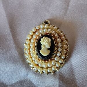 Vintage Cameo Faux Pearl Pendant Gold Tone Oval Victorian Style